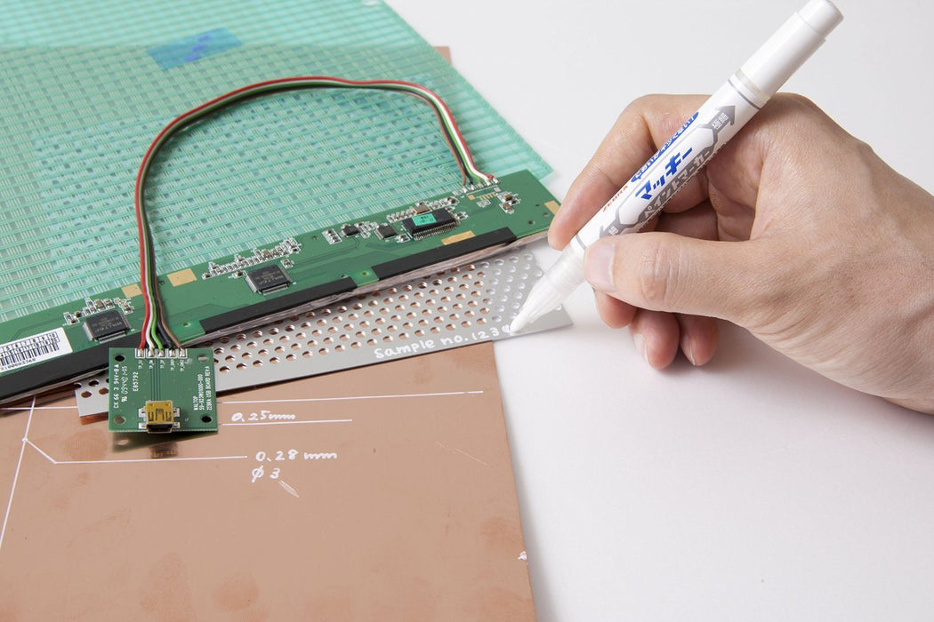 Zebra Silver Mackie Paint Permanent Marker Extra Fine P-Yyts20-S-Kiichin - The #1 Place for Japanese Goods in Your Hand!