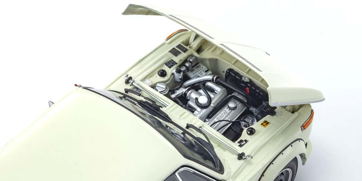 Kyosho 1/18 BMW 2002 Turbo Ks08544W White-Kiichin - The #1 Place for Japanese Goods in Your Hand!