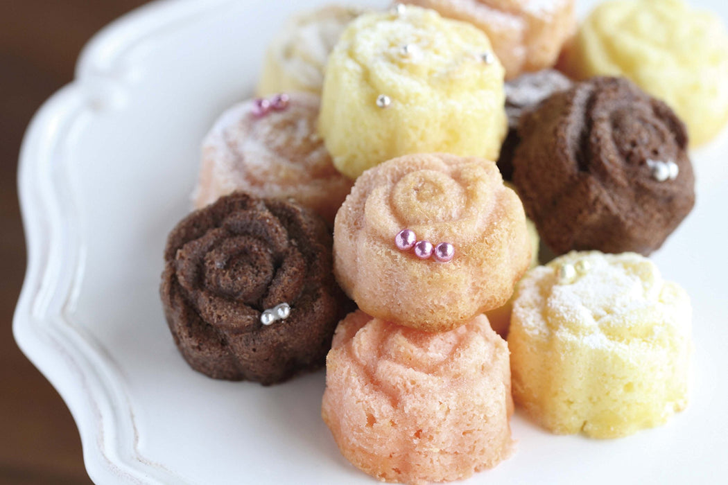 Kai Corp Petit Rose Muffin Mold 15pcs DL6249-Kiichin - The #1 Place for Japanese Goods in Your Hand!